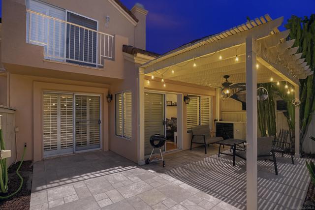 731 Edgewater Dr, Chula Vista CA: https://media.crmls.org/mediaz/210aa47d-008a-4df5-9ceb-b4237e4d8912.jpg