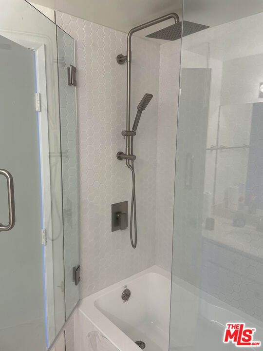 7135 Hollywood Boulevard, Los Angeles CA: https://media.crmls.org/mediaz/210ad15e-a08c-4d6f-bcba-8175091564a5.jpg