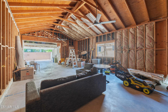 6120 Zelzah Avenue, Encino CA: https://media.crmls.org/mediaz/210ad4f4-8064-48c2-905f-f06dd4b1454c.jpg