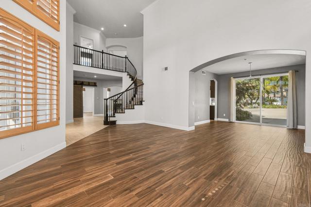 Detail Gallery Image 12 of 72 For 3156 Willow Creek Pl, Escondido,  CA 92027 - 5 Beds | 4 Baths