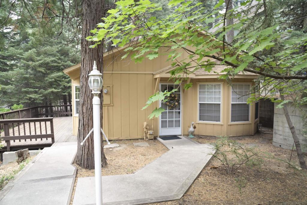 26582 Lake Forest Drive