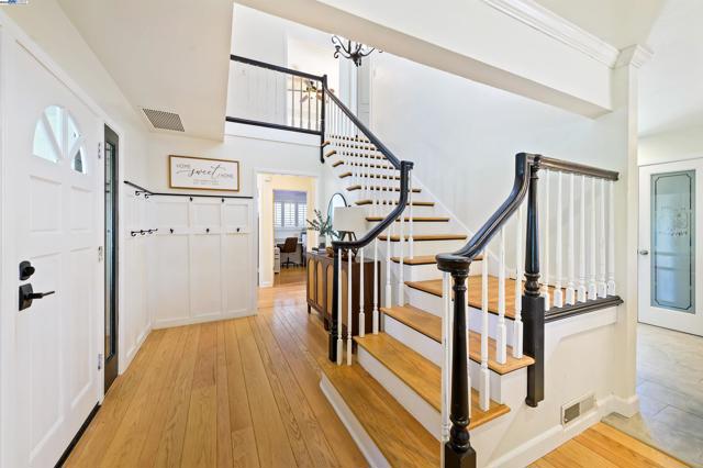 711 Catalina Drive, Livermore CA: https://media.crmls.org/mediaz/210bc2ae-3545-4b6b-9e0f-ac624534d495.jpg