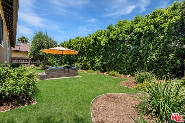 7050 Independence Avenue, Canoga Park CA: https://media.crmls.org/mediaz/210c1612-aa98-4b20-8524-712372fff4f3.jpg