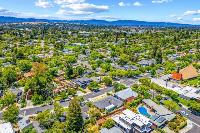 3160 Waverley Street, Palo Alto CA: https://media.crmls.org/mediaz/210cc843-05c8-4213-ac23-f3173436f482.jpg
