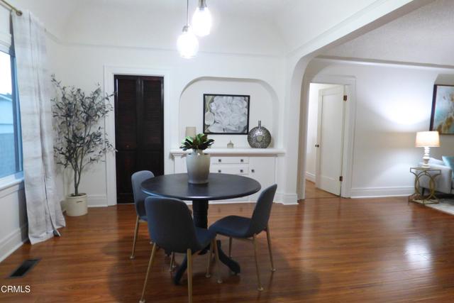 1255 N Dominion Avenue, Pasadena CA: https://media.crmls.org/mediaz/210d3fff-f5a3-4edc-8797-0f2349de229d.jpg