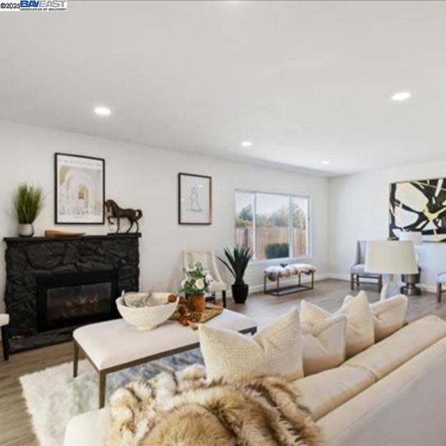 3184 Waugh Place, Fremont CA: https://media.crmls.org/mediaz/210ef9b3-7c63-4f6b-b1bd-caa889e97756.jpg