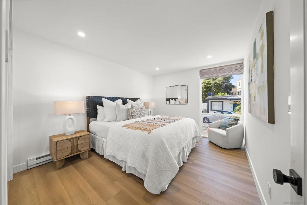 3920 Riviera Dr - photo 4