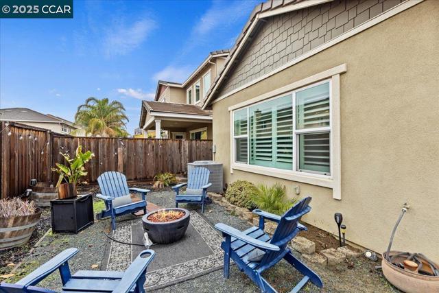 369 Parkfield Way, Oakley CA: https://media.crmls.org/mediaz/210f14dc-e92d-4dde-8984-ada1745a82f1.jpg