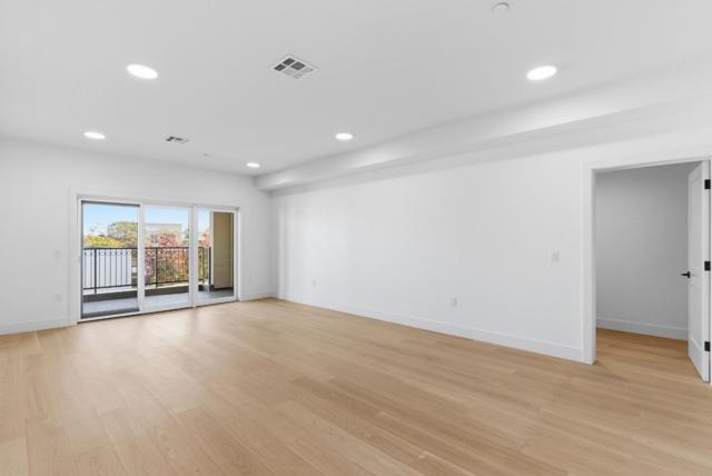 560 El Camino Real, San Carlos CA: https://media.crmls.org/mediaz/210f8a61-ad06-4813-98e4-69eca3a4f343.jpg