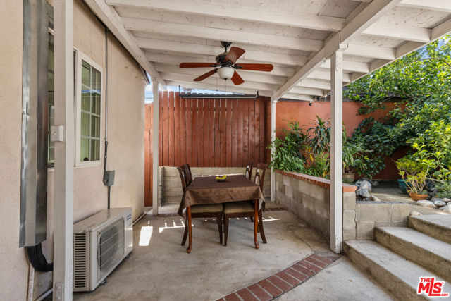 6841 Haywood Street, Tujunga CA: https://media.crmls.org/mediaz/210fc7dd-54b4-4235-9864-90fc1a34253d.jpg