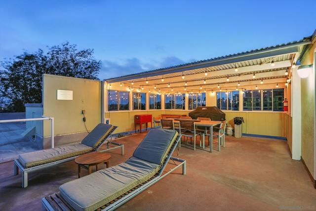 222 Quince St, San Diego CA: https://media.crmls.org/mediaz/211208c1-4892-4a6d-b27b-783e46ddd1ae.jpg