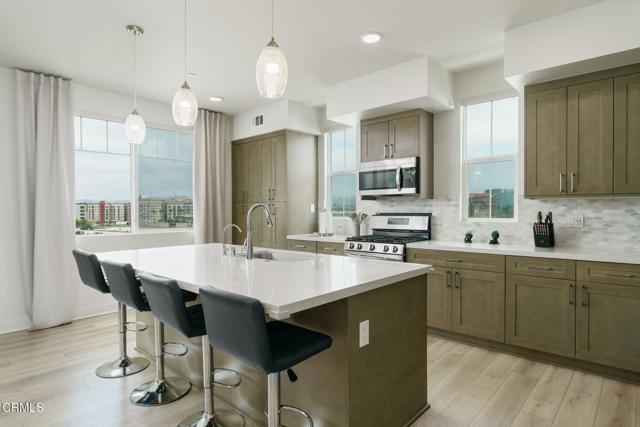 Detail Gallery Image 12 of 31 For 2850 Wagon Wheel Rd #402,  Oxnard,  CA 93036 - 3 Beds | 2/1 Baths