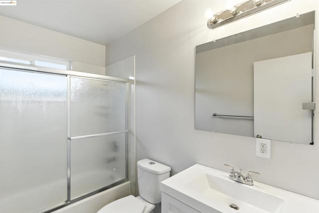 3464 Michael Dr, Redwood City CA: https://media.crmls.org/mediaz/21126d88-4f9f-4e48-8e74-de4dee26405d.jpg