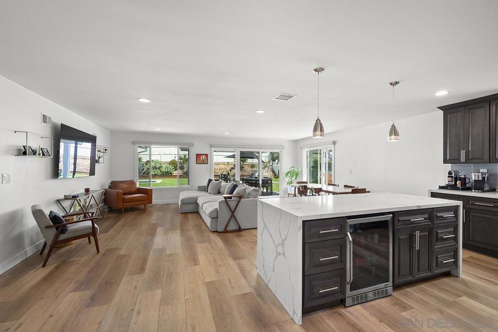 MLS #250033670SD img 9