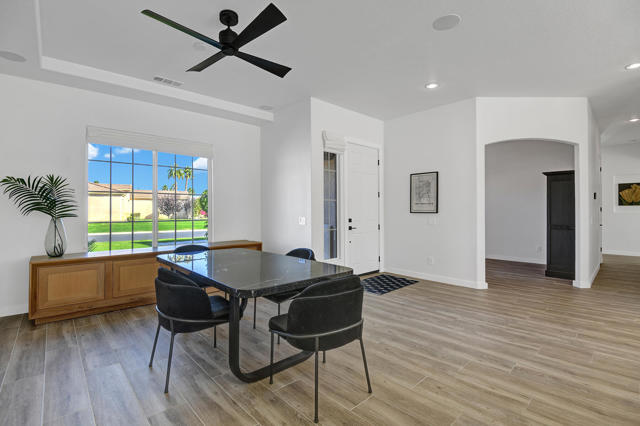 Image 18 of 40 For 43179 Corte Del Oro