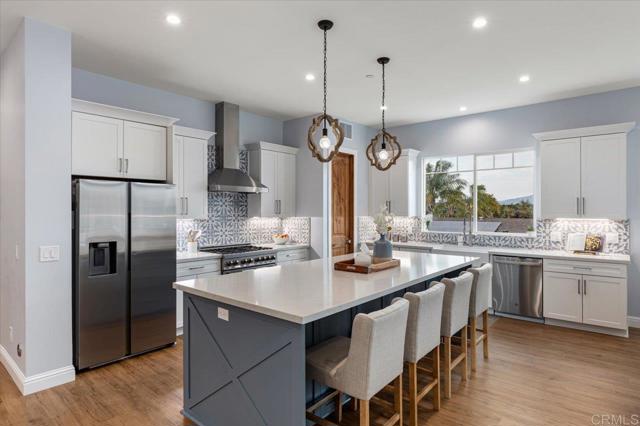 276 Hilltop Drive, Chula Vista CA: https://media.crmls.org/mediaz/21149554-0267-4c24-9c93-b1cd74d6157f.jpg
