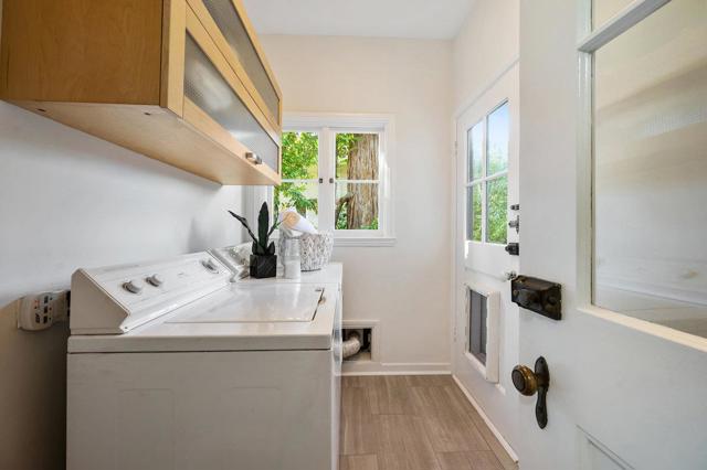 618 Occidental Avenue, San Mateo CA: https://media.crmls.org/mediaz/2114c647-266c-4a56-950a-76d8f3506982.jpg