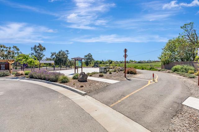 4840 Ambrosia Court, Roseville CA: https://media.crmls.org/mediaz/21157d3c-0331-451c-9c41-d07015594ec0.jpg