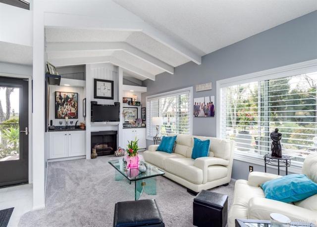Detail Gallery Image 1 of 16 For 1165 Santa Helena Park Ct, Solana Beach,  CA 92075 - 2 Beds | 2/1 Baths