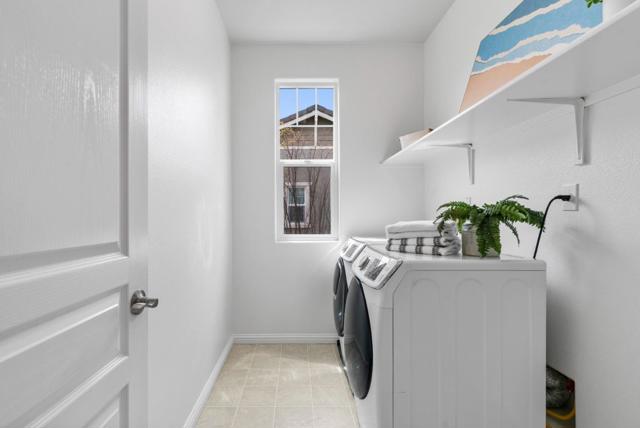 2632 Admiral Circle, Hayward CA: https://media.crmls.org/mediaz/2115b3d4-8f38-4b6e-9303-e35e2edc6047.jpg