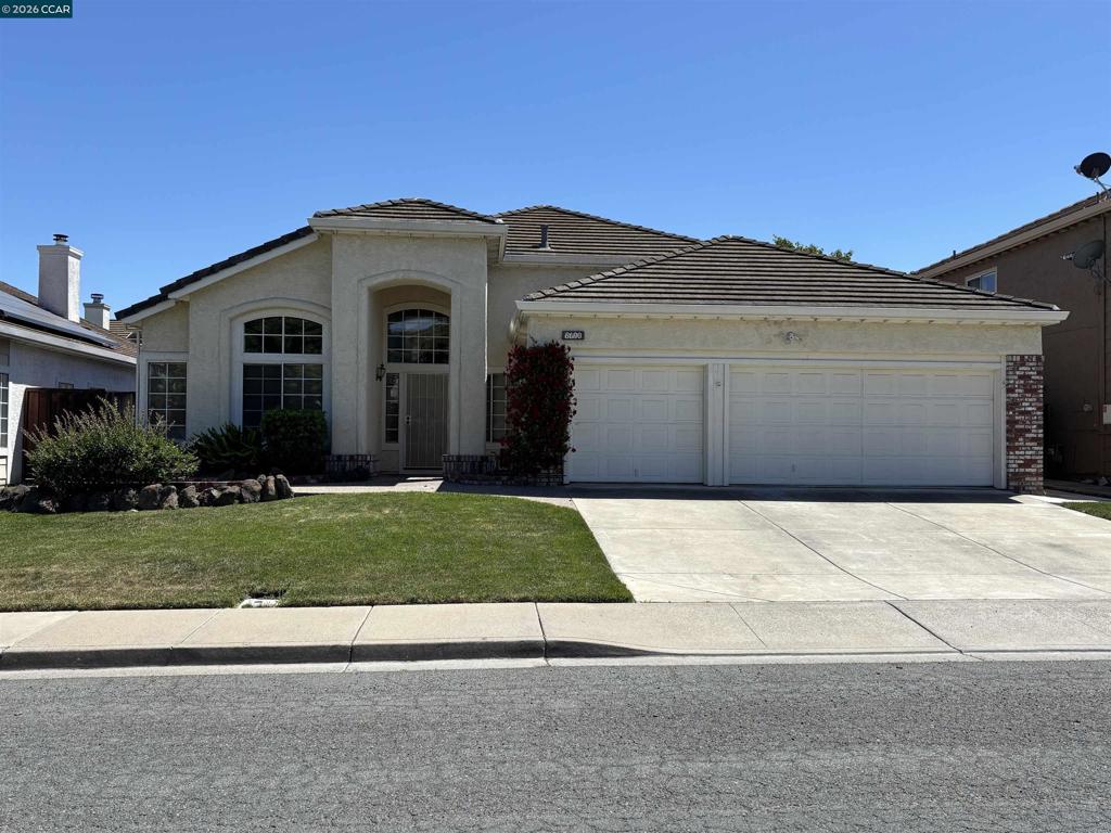 2120 Lynwood Way