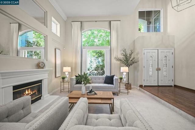 125 Coriander Ct, San Ramon CA: https://media.crmls.org/mediaz/2115e2ed-972c-4bce-9462-55d6c43688de.jpg