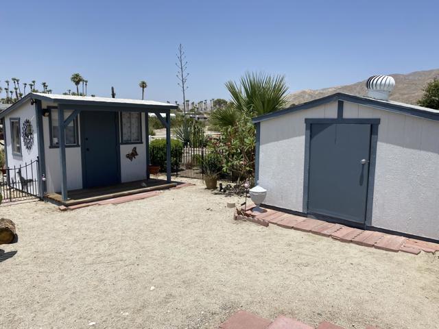 74711 Dillon Road, Desert Hot Springs CA: https://media.crmls.org/mediaz/211649e1-1a17-43db-b57a-e9f4d44db27b.jpg