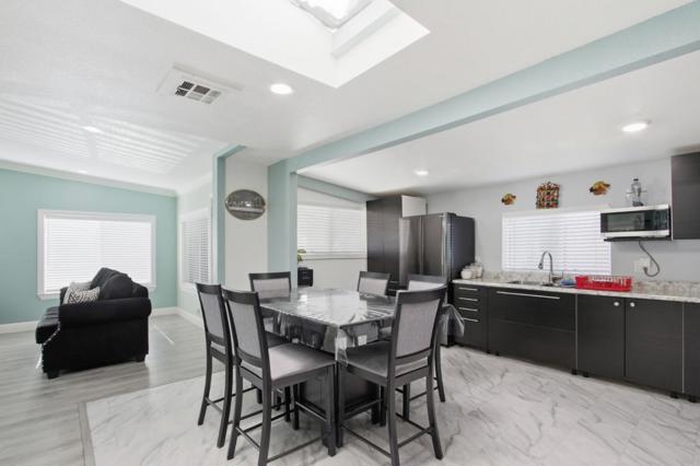 260 Chateau La Salle, San Jose CA: https://media.crmls.org/mediaz/2116849c-d3a8-491d-8a1b-da23518c88aa.jpg