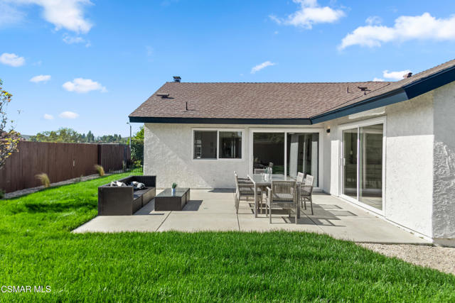 416 Camino Dos Palos, Thousand Oaks CA: https://media.crmls.org/mediaz/21178faa-5139-4553-93dc-43393d88d879.jpg
