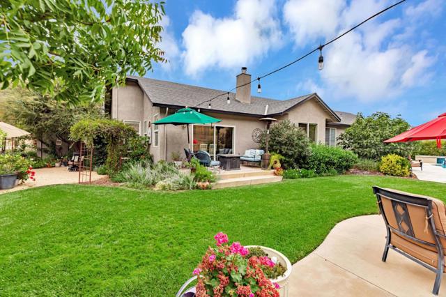 44737 Sun Valley Drive, King City CA: https://media.crmls.org/mediaz/2117c431-739b-4672-aa9b-ea57ecdbe62a.jpg