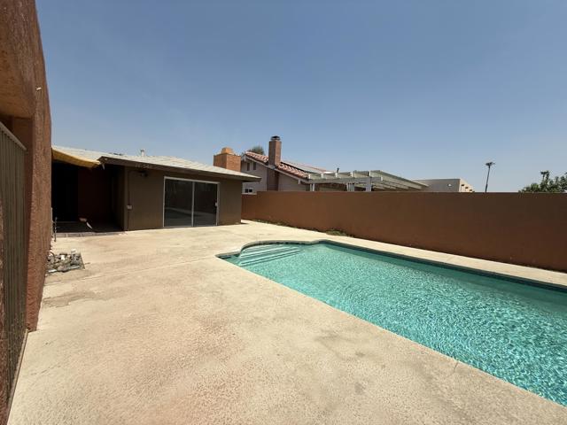 76540 New York Avenue, Palm Desert CA: https://media.crmls.org/mediaz/2117fe0e-5d68-4a79-aabb-31d5056106ea.jpg