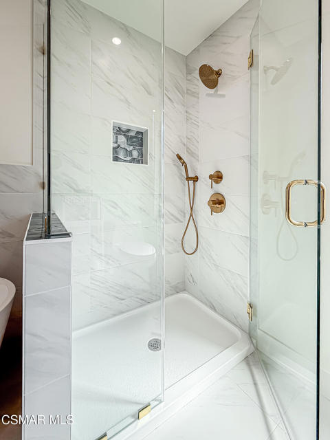 7530 Gaviota Avenue, Lake Balboa CA: https://media.crmls.org/mediaz/21182e0a-4453-476e-b44d-7f20b92ad258.jpg