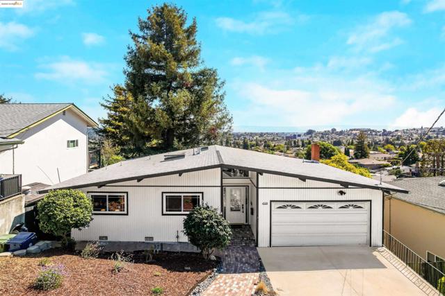 4329 Lawrence Dr, Castro Valley CA: https://media.crmls.org/mediaz/2118d7b8-f159-47ab-a3f3-210fe58935f6.jpg