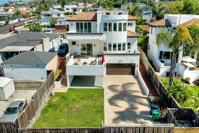 819 Van Nuys Street, San Diego CA: https://media.crmls.org/mediaz/2118e82f-5a6f-4227-9864-4da204909f77.jpg