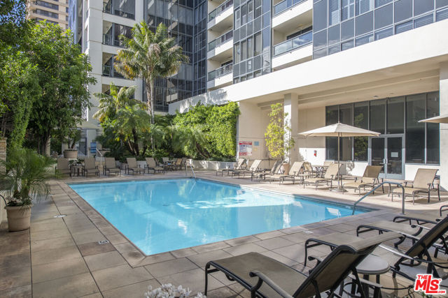 10724 Wilshire Boulevard, Los Angeles CA: https://media.crmls.org/mediaz/21193783-eb68-4082-8fe6-a54da9b581e6.jpg