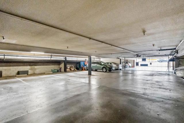 735 El Camino Real, Burlingame CA: https://media.crmls.org/mediaz/21194a65-304f-47cc-9753-c46977dbf297.jpg