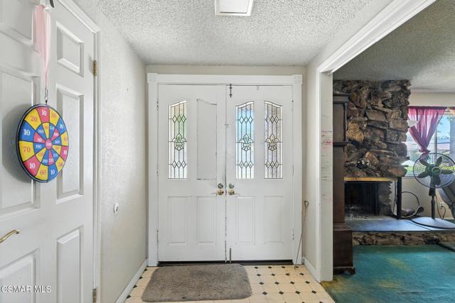 2049 Stanford Drive, Simi Valley CA: https://media.crmls.org/mediaz/2119d4fc-9057-4f0b-8ba3-6c6477f0b0a8.jpg