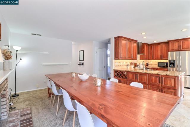 1728 Peachwillow St, Pittsburg CA: https://media.crmls.org/mediaz/211a6673-49ff-4432-a518-af5c76282ec0.jpg
