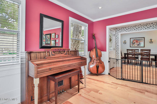 90 Sherwood Drive, Westlake Village CA: https://media.crmls.org/mediaz/211baf63-1c01-4f0a-b187-ce93f3287019.jpg