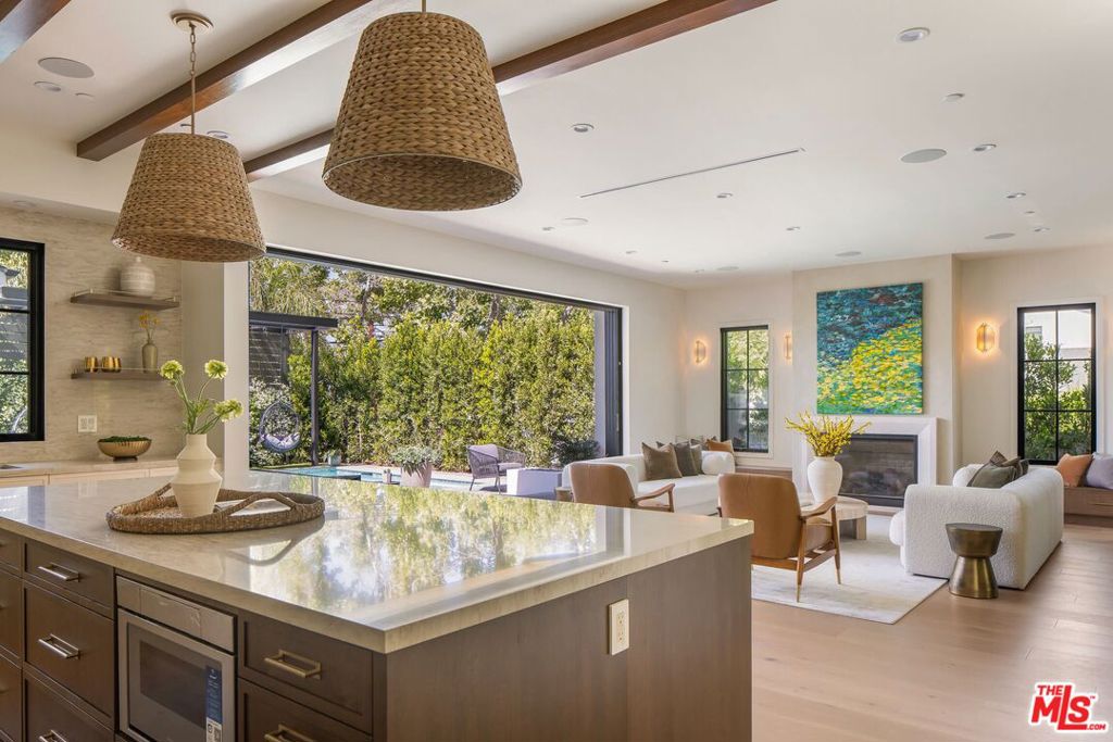 3935 Rhodes AvenueStudio City img 13
