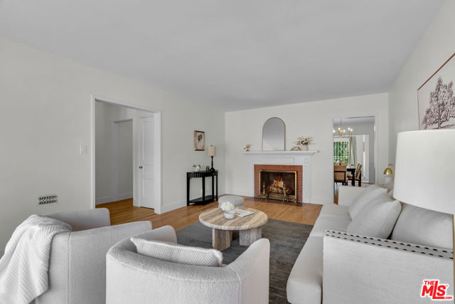 5248 Parkglen Avenue, Los Angeles CA: https://media.crmls.org/mediaz/211c5e77-06ac-4bb0-95ec-7af2b909d88f.jpg