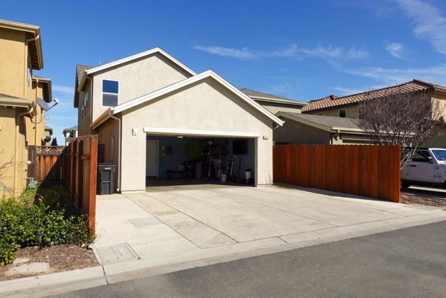 639 Heirloom Place, King City CA: https://media.crmls.org/mediaz/211c9ef6-446f-4200-8c56-676a186b3304.jpg