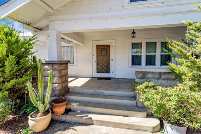 30 W Lake Avenue, Watsonville CA: https://media.crmls.org/mediaz/211e902a-903a-4004-9338-e6446144e969.jpg
