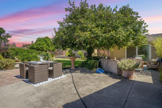 Image 44 of 49 For 910 Monica Lane