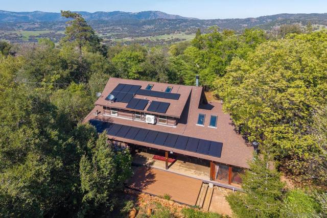 3131 Pera Alta Dr, Julian CA: https://media.crmls.org/mediaz/2120170d-bc01-4ef6-9a88-bf4164cd7cfc.jpg