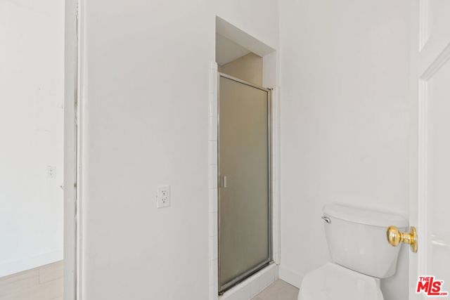 220 S Le Doux Road, Beverly Hills CA: https://media.crmls.org/mediaz/21209cbb-d420-403d-901b-d6226034cf41.jpg