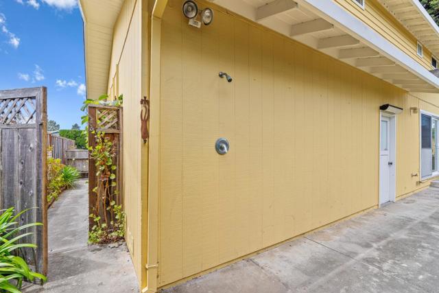 150 Sir Francis Court, Capitola CA: https://media.crmls.org/mediaz/2121403e-d729-4205-b69b-dff436ea5f9e.jpg