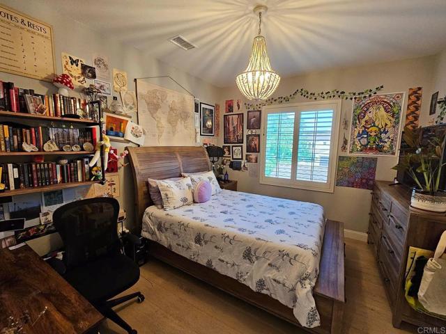 2856 Falling Waters Court, Chula Vista CA: https://media.crmls.org/mediaz/2121a415-8f62-41bd-b221-09fa26141067.jpg