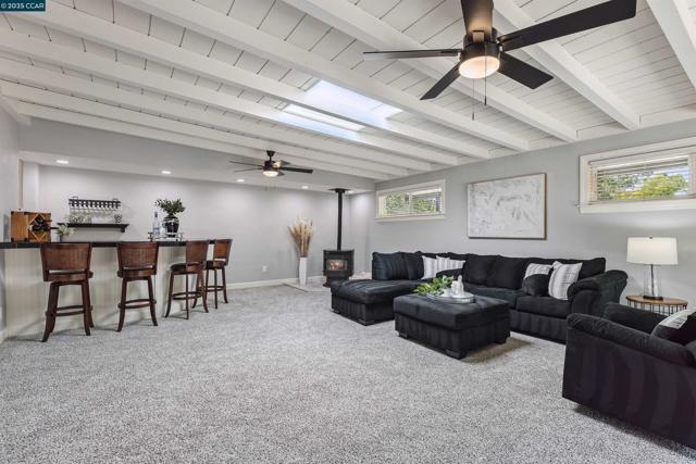 1838 Sunnyvale Ave, Walnut Creek CA: https://media.crmls.org/mediaz/2121ec6f-29dd-4ce3-b640-3f011ec01f63.jpg