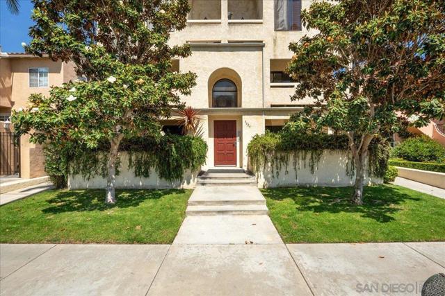 3629 3rd Ave, San Diego CA: https://media.crmls.org/mediaz/212260d0-28aa-46ff-a6a1-802ab2b35223.jpg